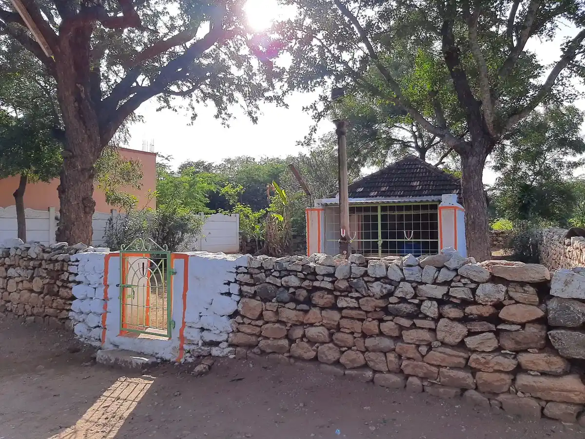 Arulmigu Varatharajaperumal Temple, Valaiayapalayam - 641402 அருள்மிகு வரதராஜப்பெருமாள் திருக்கோயில், Valaiayapalayam - 641402, Coimbatore - Ancient Temple Architecture and History Image 8