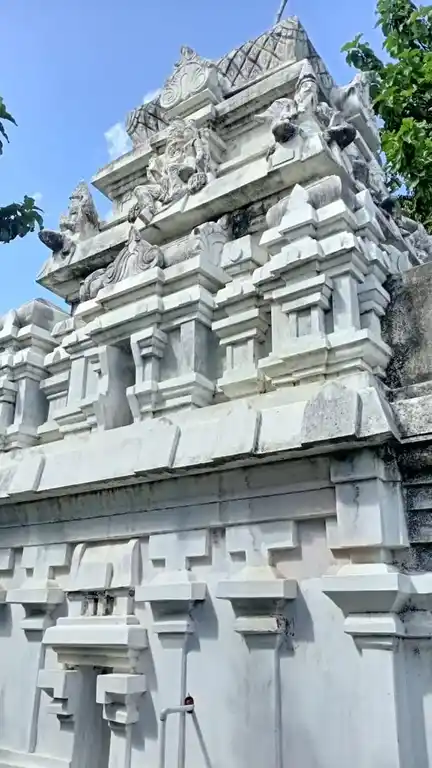Arulmigu Varatharajaperumal Temple, Vedaypuram - 613703 அருள்மிகு வரதராஜப்பெருமாள் திருக்கோயில், Vedaypuram - 613703, Thiruvarur - Ancient Temple Architecture and History Image 2