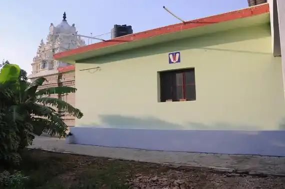 Arulmigu Varatharajaperumal Temple, Veedampatty - 642202 அருள்மிகு வரதராஜப்பெருமாள் திருக்கோயில், Veedampatty - 642202, Tiruppur - Ancient Temple Architecture and History Image 2