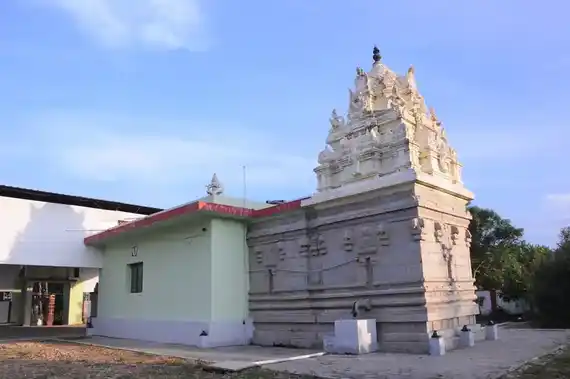 Arulmigu Varatharajaperumal Temple, Veedampatty - 642202 அருள்மிகு வரதராஜப்பெருமாள் திருக்கோயில், Veedampatty - 642202, Tiruppur - Ancient Temple Architecture and History Image 4