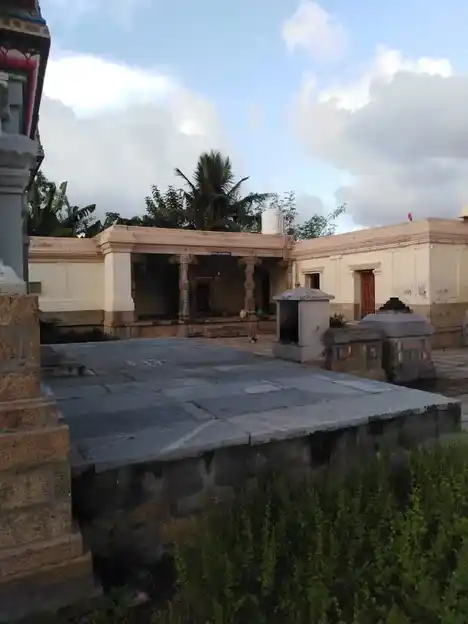 Arulmigu Varatharajaperumal Temple, Vilathur - 612802 அருள்மிகு வரதராஜபெருமாள் திருக்கோயில், விளத்தூர் - 612802, Thiruvarur - Ancient Temple Architecture and History Image 5