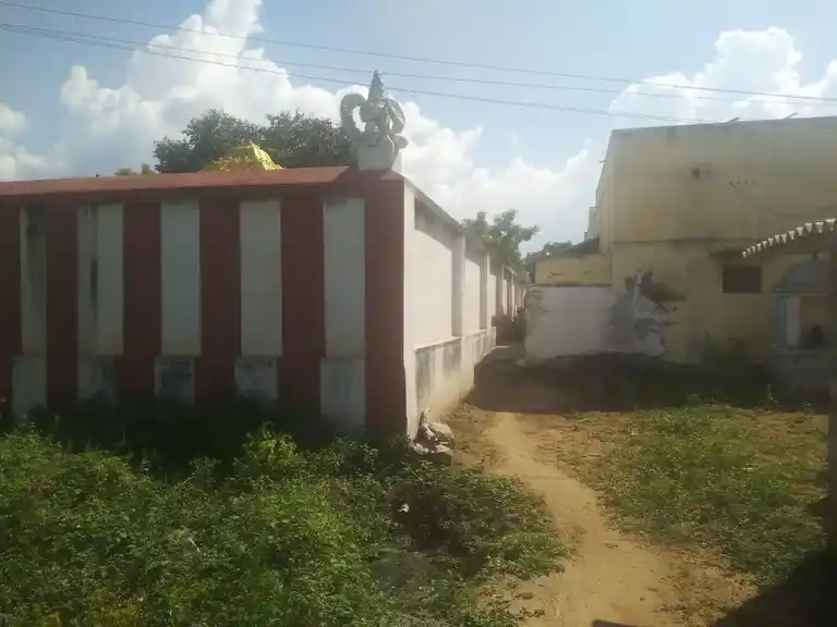 Arulmigu Varatharajapperumal Temple, Puliyur - 639114 அருள்மிகு வரதராஜ பெருமாள் கோயில், Puliyur - 639114, Karur - Ancient Temple Architecture and History Image 4