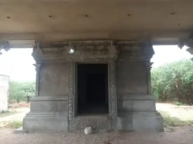 Arulmigu Varatharajapperumal Temple, Sundhanavur - 614626 அருள்மிகு வரதராஜ பெருமாள் திருக்கோயில், சுந்தனாவூர், ஆவுடையார்கோவில் வட்டம் - 614626, Pudukkottai - Ancient Temple Architecture and History Image 6