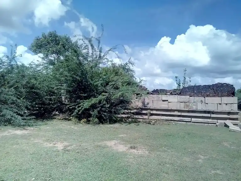 Arulmigu Varatharajapperumal Temple, Vellur - 621316 அருள்மிகு வரதராஜப்பெருமாள் திருக்கோயில், Vellur - 621316, Pudukkottai - Ancient Temple Architecture and History Image 4