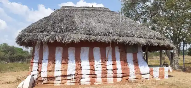 Arulmigu Varatharajapperumal Temple, Venjamangkudalur - 639109 அருள்மிகு&amp;nbsp; வரதராஜப்பெருமாள் திருக்கோயில், Venjamangkudalur - 639109, Karur - Ancient Temple Architecture and History Image 2