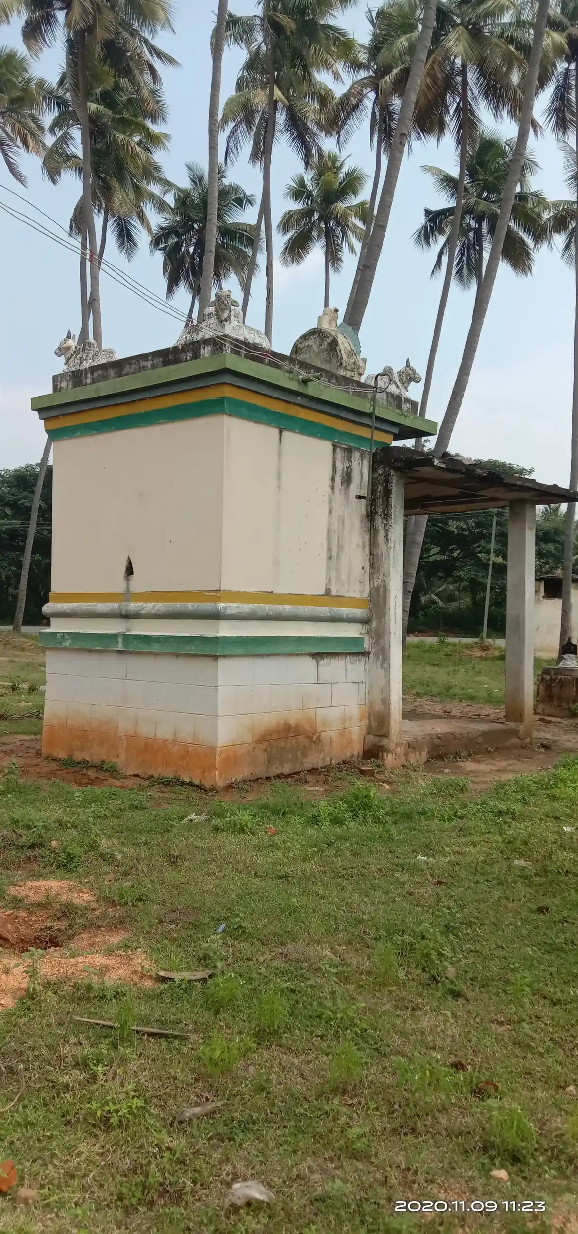 Arulmigu Varatharasa Perumal Temple, Kanavaipatti - 624308 Arulmigu Varatharasa Perumal Temple, Kanavaipatti - 624308, Dindigul - Ancient Temple Architecture and History Image 2