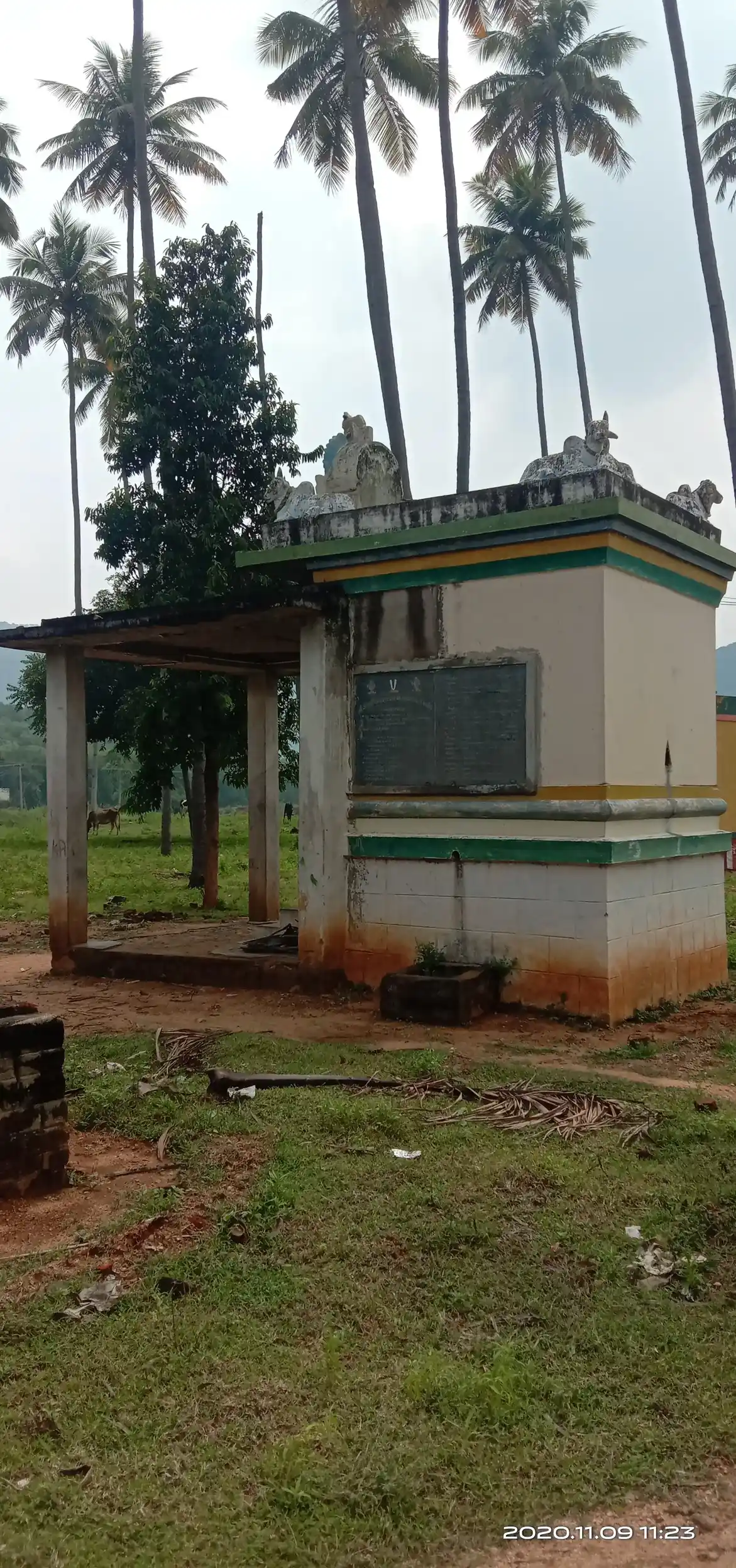 Arulmigu Varatharasa Perumal Temple, Kanavaipatti - 624308 Arulmigu Varatharasa Perumal Temple, Kanavaipatti - 624308, Dindigul - Ancient Temple Architecture and History Image 3