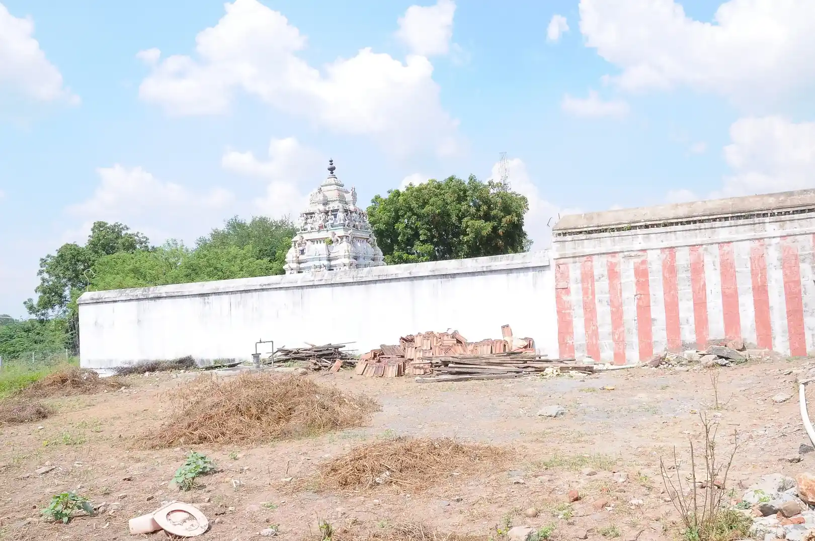 Arulmigu Vardharajaperumal Temple, Neikulam - 621105 Arulmigu Vardharajaperumal Temple, திருச்சிராப்பள்ளி - 621105, Thiruchirappalli - Ancient Temple Architecture and History Image 5