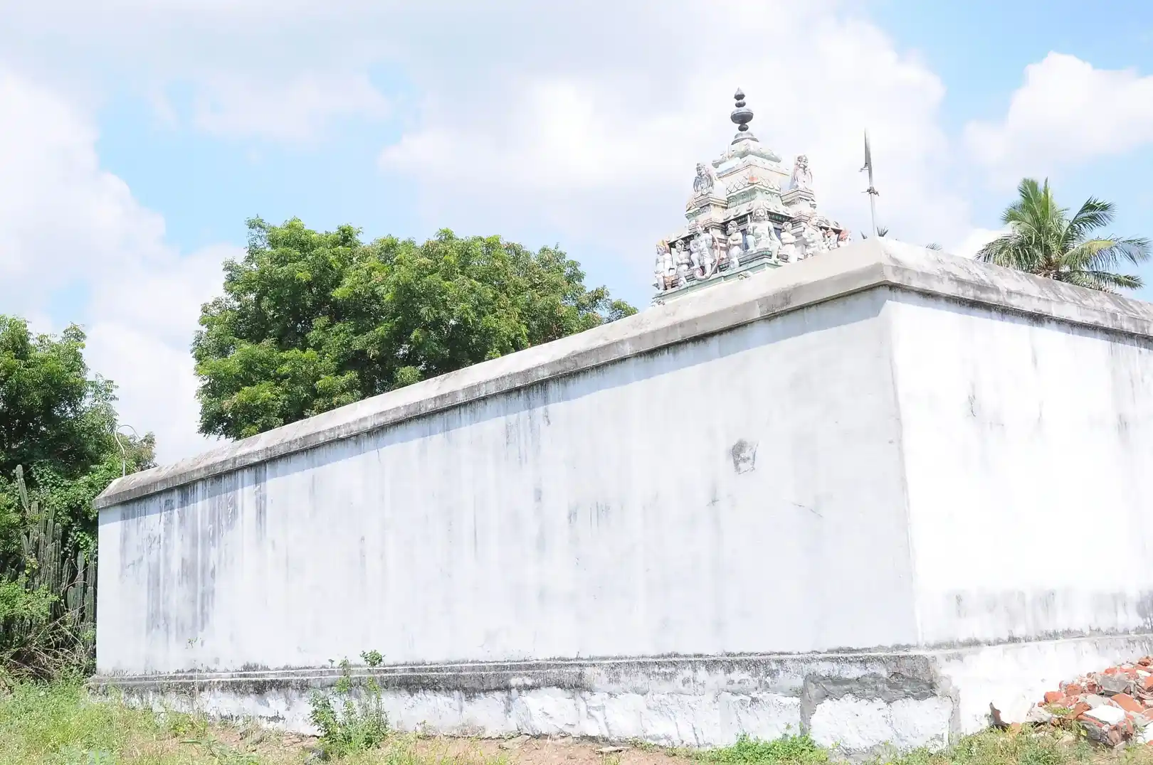 Arulmigu Vardharajaperumal Temple, Neikulam - 621105 Arulmigu Vardharajaperumal Temple, திருச்சிராப்பள்ளி - 621105, Thiruchirappalli - Ancient Temple Architecture and History Image 6