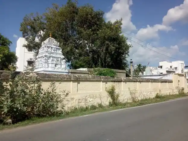 Arulmigu Vasantharajaperumal Temple, N.Pudupatty - 637020 அருள்மிகு வசந்தராஜபெருமாள் திருக்கோயில், N.Pudupatty - 637020, Namakkal - Ancient Temple Architecture and History Image 2