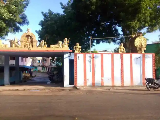 Arulmigu Vatakathiyamman Endra Thangamman Temple, C N Village, C N Village - 627001 அருள்மிகு வடக்கத்தியம்மன் என்ற தங்கம்மன் திருக்கோயில், சி.என்.கிராமம், சி.என்.கிராமம் - 627001, Tirunelveli - Ancient Temple Architecture and History Image 5
