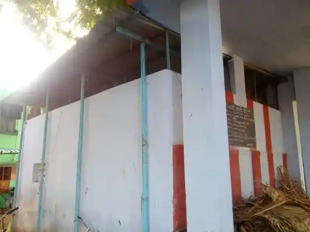 Arulmigu Vatakathiyamman Endra Thangamman Temple, C N Village, C N Village - 627001 அருள்மிகு வடக்கத்தியம்மன் என்ற தங்கம்மன் திருக்கோயில், சி.என்.கிராமம், சி.என்.கிராமம் - 627001, Tirunelveli - Ancient Temple Architecture and History Image 7