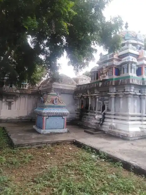 Arulmigu Vathalai Viswanatha Swami Temple, Akilandapuram - 613204 Arulmigu Vathalai Viswanatha Swami Temple, Akilandapuram - 613204, Thanjavur - Ancient Temple Architecture and History Image 2