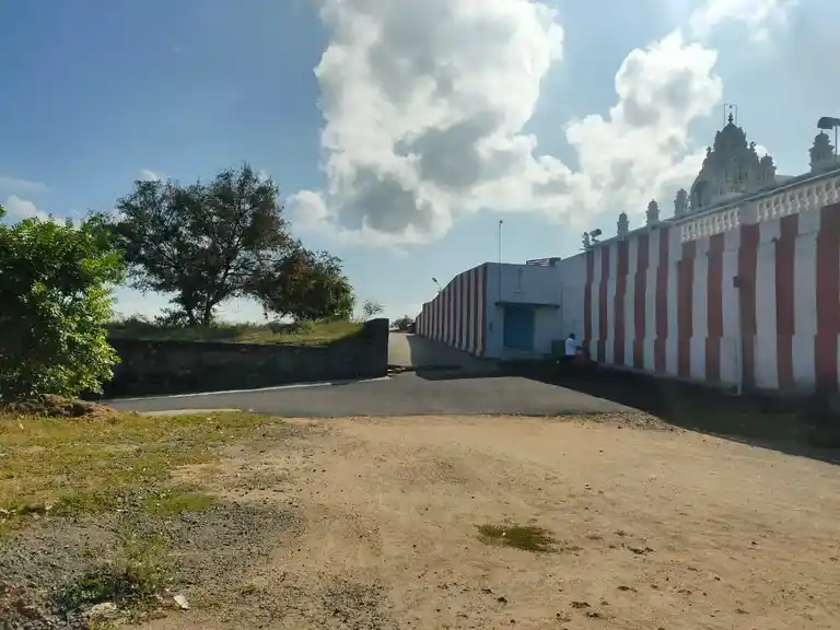 Arulmigu Vattamalai Velayuthaswamy Temple, Vattamalai, Katheri - 638183 அருள்மிகு வட்டமலை வேலாயுதசாமி திருக்கோயில், Vattamalai, Katheri - 638183, Salem - Ancient Temple Architecture and History Image 2