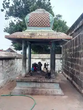 Arulmigu Vattarudaiya Iyyanar Temple, Perambur, Kulathur Taluk - 621316 அருள்மிகு வட்டாருடைய அய்யனார் திருக்கோயில், பெரம்பூர், குளத்தூர் வட்டம் - 621316, Pudukkottai - Ancient Temple Architecture and History Image 3