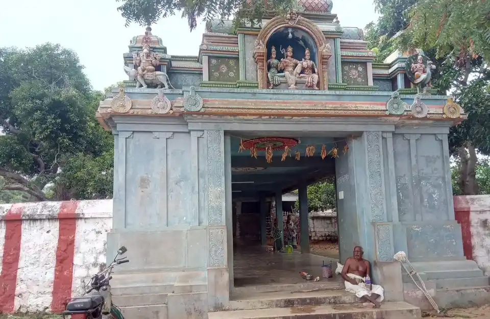 Arulmigu Vattarudaiya Iyyanar Temple, Perambur, Kulathur Taluk - 621316 அருள்மிகு வட்டாருடைய அய்யனார் திருக்கோயில், பெரம்பூர், குளத்தூர் வட்டம் - 621316, Pudukkottai - Ancient Temple Architecture and History Image 5