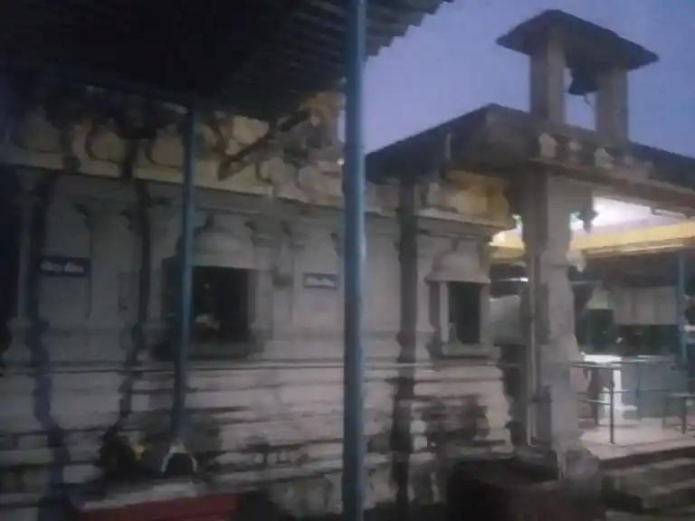 Arulmigu Vazhavantheeswarar Temple, Paruthipattu - 600056 அருள்மிகு வாழவந்தீஸ்வரர் திருக்கோயில், Paruthipattu - 600056, Tiruvallur - Ancient Temple Architecture and History Image 4