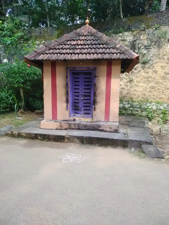 Arulmigu Vazhiyil Pillaiyar Temple, Thiruvattar, Thiruvattar - 629177 Arulmigu Vazhiyil Pillaiyar Temple, திருவட்டார், திருவட்டார் - 629177, Kanyakumari - Ancient Temple Architecture and History Image 2