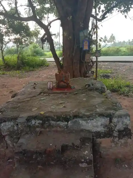 Arulmigu Veadiyappan Vinayakar Temple, Pe Thadampatti - 635201 அருள்மிகு வேடியப்பன் விநாயகர் திருக்கோயில், Pe Thadampatti - 635201, Dharmapuri - Ancient Temple Architecture and History Image 3