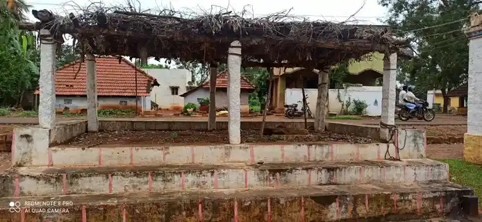 Arulmigu Veattaikaruppar And Muthalamman Temple, Alampatti - 621311