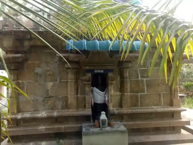 Arulmigu Vedapureeswarar Temple, Thirukazhithattai - 612103