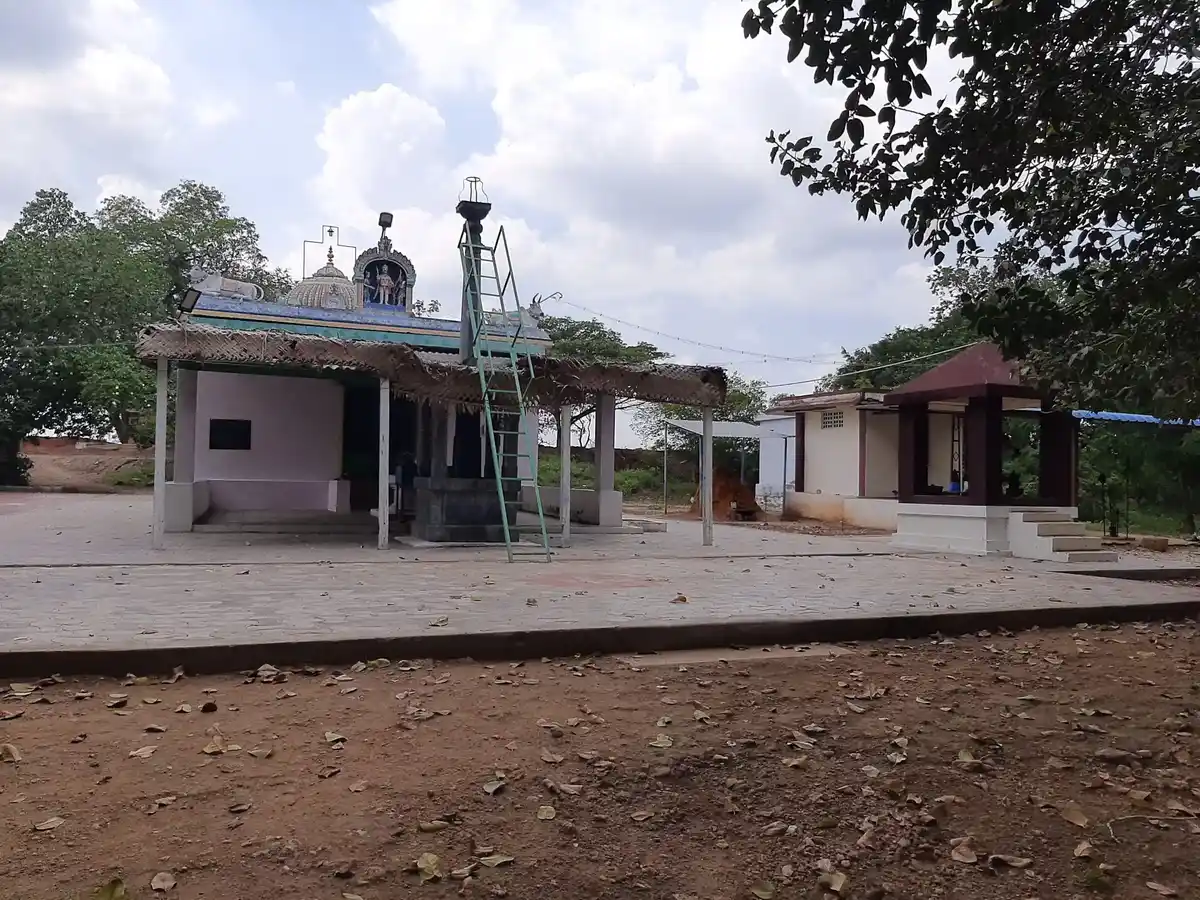 Arulmigu Vedasamy Temple, Neelambur - 641062 அருள்மிகுவேடசாமி திருக்கோயில், Neelambur - 641062, Coimbatore - Ancient Temple Architecture and History Image 2