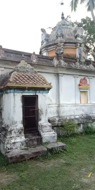Arulmigu Vedha Narayana Perumal Temple, Thenthalaikulam - 608705 அருள்மிகு வேதநாராயணப்பெருமாள் கோயில், Thenthalaikulam - 608705, Cuddalore - Ancient Temple Architecture and History Image 3