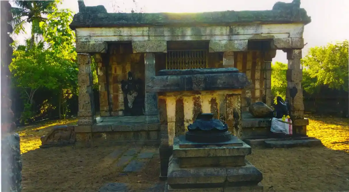 Arulmigu Vedhanarayana Perumal And Koothandarama Swamy Temple, Aanur - 603405 அருள்மிகு வேதநாராயணப்பெருமாள் திருக்கோயில், ஆனூர் - 603405, Chengalpattu - Ancient Temple Architecture and History Image 2