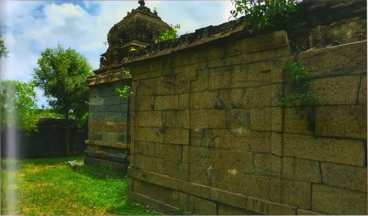 Arulmigu Vedhanarayana Perumal And Koothandarama Swamy Temple, Aanur - 603405 அருள்மிகு வேதநாராயணப்பெருமாள் திருக்கோயில், ஆனூர் - 603405, Chengalpattu - Ancient Temple Architecture and History Image 4