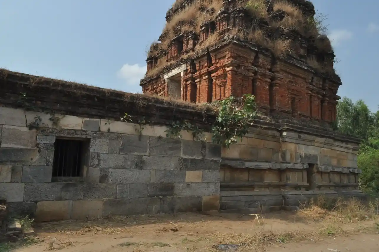 Arulmigu Vedhanarayanaperumal Temple, Sripuranthan - 621701 அருள்மிகு வேதநாராயணபெருமாள் திருக்கோயில், Sripuranthan - 621701, Ariyalur - Ancient Temple Architecture and History Image 2