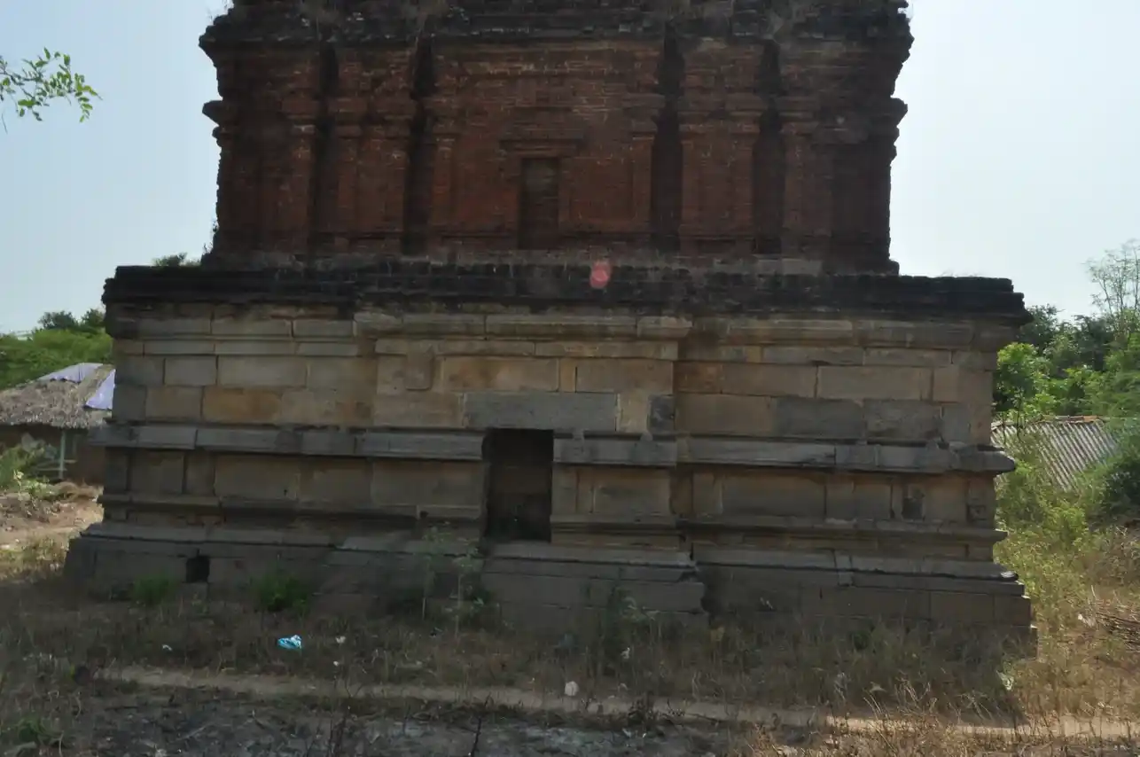 Arulmigu Vedhanarayanaperumal Temple, Sripuranthan - 621701 அருள்மிகு வேதநாராயணபெருமாள் திருக்கோயில், Sripuranthan - 621701, Ariyalur - Ancient Temple Architecture and History Image 4