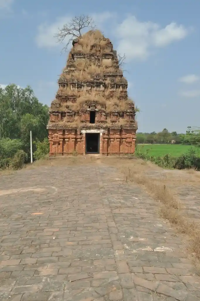 Arulmigu Vedhanarayanaperumal Temple, Sripuranthan - 621701 அருள்மிகு வேதநாராயணபெருமாள் திருக்கோயில், Sripuranthan - 621701, Ariyalur - Ancient Temple Architecture and History Image 5