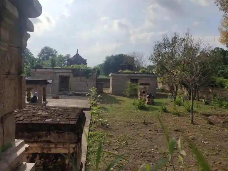 Arulmigu Vedhanayageeswarar Temple, Melapazhangur - 605751 அருள்மிகு வேதநாயகீஸ்வரர் திருக்கோயில், Melapazhangur - 605751, Kallakurichi - Ancient Temple Architecture and History Image 4