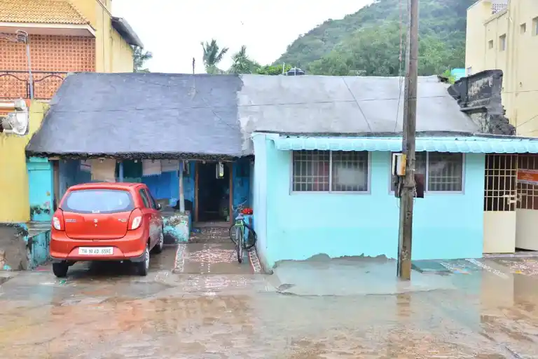 Arulmigu Vedhapada Salai Madam, Thirukalukundram - 603109