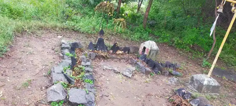 Arulmigu Vediyappan Temple, Kungalinatham - 606707 அருள்மிகு வேடியப்பன் திருக்கோயில், Kungalinatham - 606707, Tiruvannamalai - Ancient Temple Architecture and History Image 4