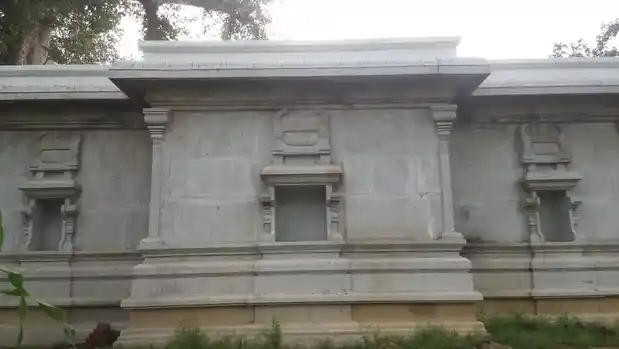 Arulmigu Vediyappan Temple, Mandalavaadi - 635851 அருள்மிகு வேடியப்பன் திருக்கோயில், மண்டலவாடி - 635851, Thirupathur - Ancient Temple Architecture and History Image 4