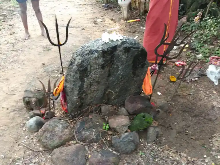 Arulmigu Vediyappan Temple, Munnurmangalam - 606704 அருள்மிகு வேடியப்பன் திருக்கோயில், முன்னுர்மங்கலம் - 606704, Tiruvannamalai - Ancient Temple Architecture and History Image 5