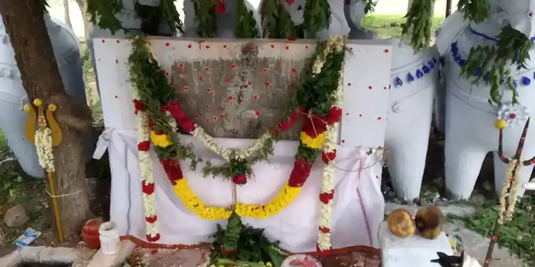 Arulmigu Vediyappan Temple, Thaziyathu - 606701 அருள்மிகு வேடியப்பன் திருக்கோயில், Thaziyathu - 606701, Tiruvannamalai - Ancient Temple Architecture and History Image 4