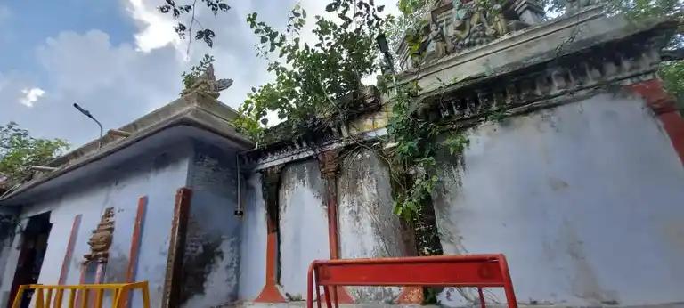 Arulmigu Veera Anjaneyar and Adhikesavaperumal Temple, Arakkonam - 631001 அருள்மிகு வீர ஆஞ்சநேயர் திருக்கோயில், அரக்கோணம் - 631001, Ranipet - Ancient Temple Architecture and History Image 3