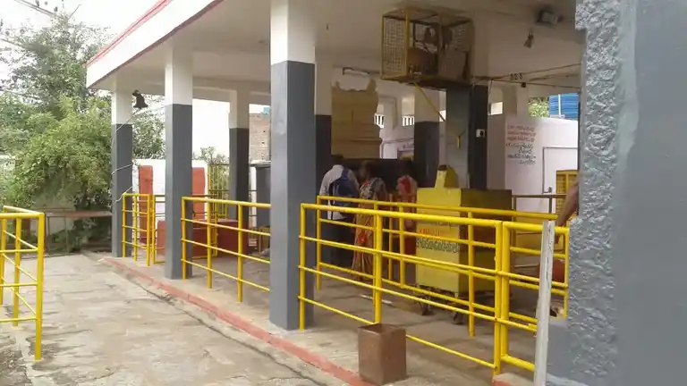 Arulmigu Veera Anjaneyar Temple, Adivaram, Sholinghur - 631001 அருள்மிகு ஆஞ்சநேயர் திருக்கோயில், அடிவாரம், சோளிங்கர் - 631001, Ranipet - Ancient Temple Architecture and History Image 5