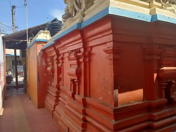 Arulmigu Veera Anjaneyar Temple, Salavanpet, Vellore - 632001 அருள்மிகு வீர ஆஞ்சநேயர் திருக்கோயில், சலவன்பேட்டை, வேலூர் - 632001, Vellore - Ancient Temple Architecture and History Image 4