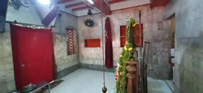 Arulmigu Veera Anjaneyar Temple, Then Vellore - 632001 அருள்மிகு வீர ஆஞ்சநேயர் திருக்கோயில், தென்வேலூர் - 632001, Vellore - Ancient Temple Architecture and History Image 2