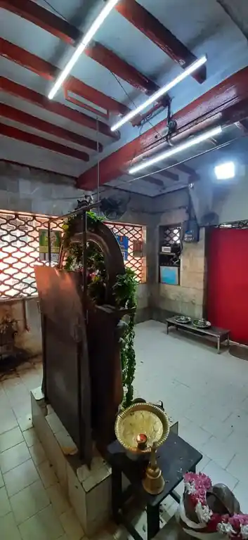 Arulmigu Veera Anjaneyar Temple, Then Vellore - 632001 அருள்மிகு வீர ஆஞ்சநேயர் திருக்கோயில், தென்வேலூர் - 632001, Vellore - Ancient Temple Architecture and History Image 3