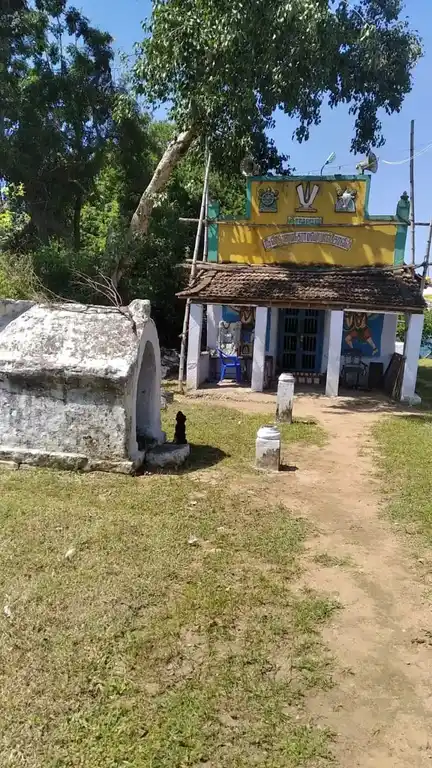 Arulmigu Veera Hanumantharaya Perumal Temple, N.Kovilpatti, Natham - 624404 அருள்மிகு ஸ்ரீ வீரஹனுமந்தராயப் பெருமாள் திருக்கோயில், என் . கோவில்பட்டி, நத்தம் - 624404, Dindigul - Ancient Temple Architecture and History Image 5