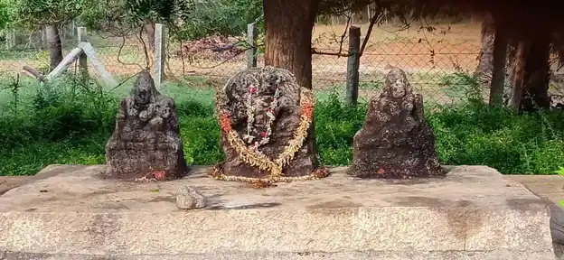 Arulmigu Veera Kurichi Ayyanar Temple, Vaariyanvayal - 630108 அருள்மிகு. வீரக்குறிச்சி அய்யனார் திருக்கோயில், Vaariyanvayal - 630108, Sivagangai - Ancient Temple Architecture and History Image 3