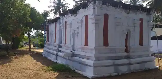 Arulmigu Veera Narayana Perumal Temple, Kadathur - 642203 அருள்மிகு வீரநாராயணப் பெருமாள் திருக்கோயில், Kadathur - 642203, Tiruppur - Ancient Temple Architecture and History Image 4