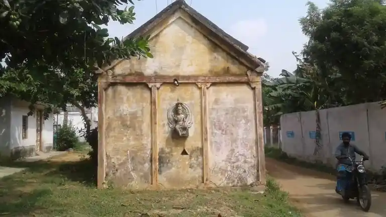 Arulmigu Veera Nathamman Temple, Aadurkuppam - 607302 அருள்மிகு வீராணத்தம்மன் திருக்கோயில், Aadurkuppam - 607302, Cuddalore - Ancient Temple Architecture and History Image 2