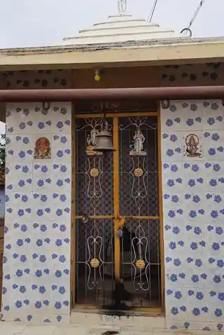 Arulmigu Veera Pandiya Vinayagar Temple, Veerapandiapuram - 628712 அருள்மிகு வீரபாண்டியவிநாயகர் திருக்கோயில், Veerapandiapuram - 628712, Thoothukudi - Ancient Temple Architecture and History Image 3