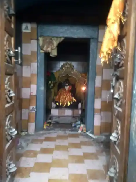 Arulmigu Veera Sakthiyamman Temple, Aduthakudi - 623308 அருள்மிகு வீரசக்தியம்மன் திருக்கோயில், Aduthakudi - 623308, Ramanathapuram - Ancient Temple Architecture and History Image 3