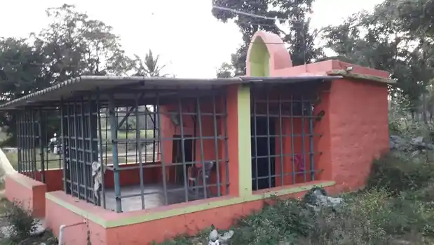 Arulmigu Veeraanjaneyar Sevamandali Temple, Kelamangalam - 635113 அருள்மிகு வீரஆஞ்சநேயர், சேவ மண்டலி திருக்கோயில், Kelamangalam - 635113, Krishnagiri - Ancient Temple Architecture and History Image 2